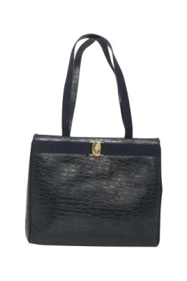 pre-owned-leather-shoulder-bags