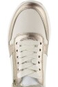 chaussure-femme-a-la-mode-et-fonctionnelle