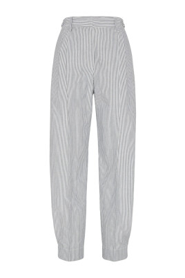 light-blue-pants-with-concealed-fastening