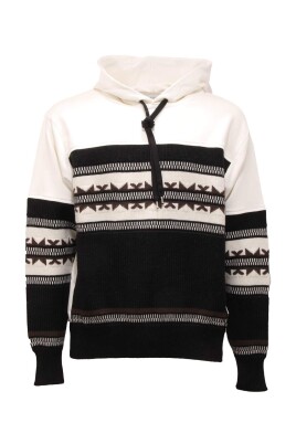 sweatshirt-model-22i0