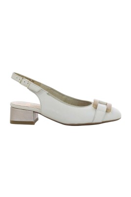 chaussures-femme-beige-modele-elegant
