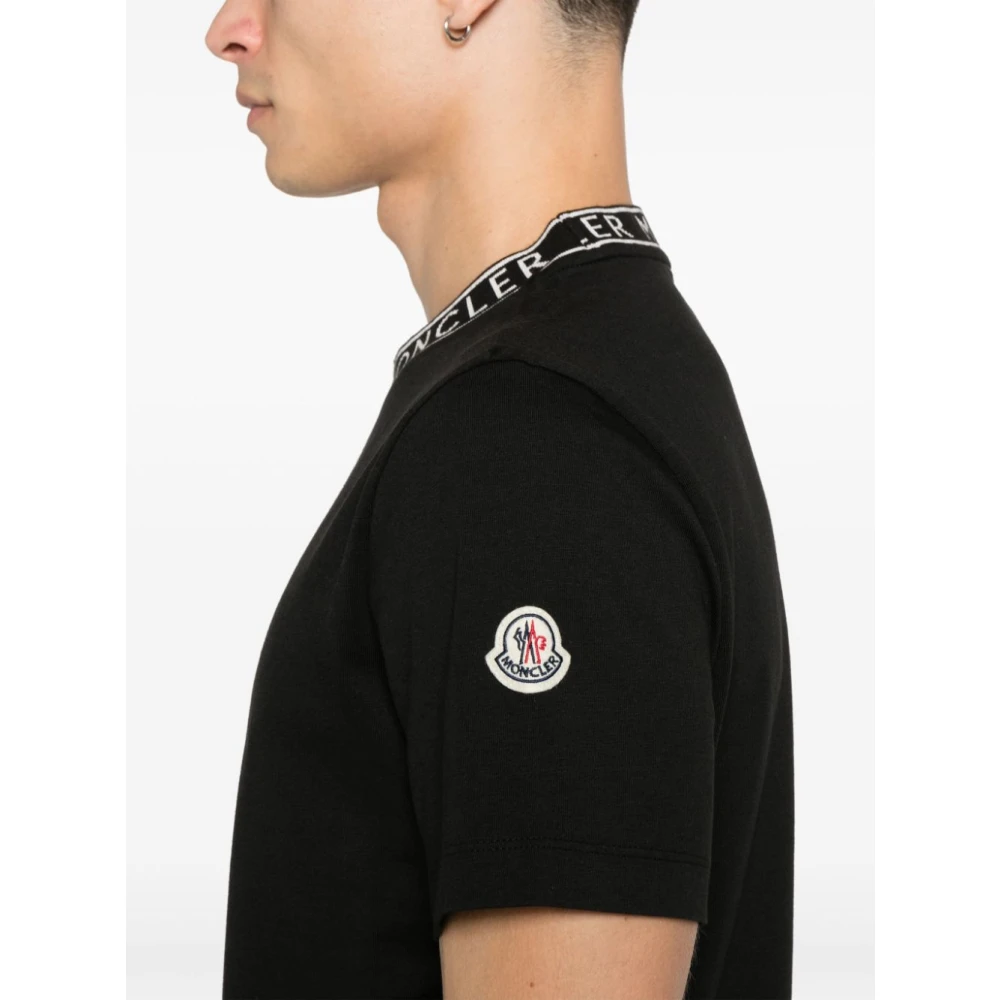 Moncler Zwart Logo Patch Crew Neck T-shirt Black Heren