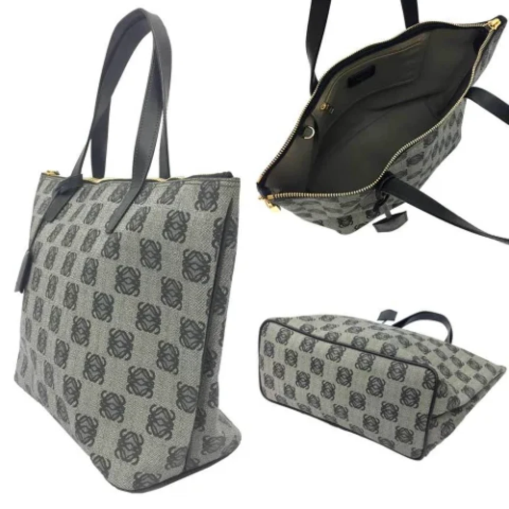 Loewe Pre-owned Leather shoulder-bags Black Dames