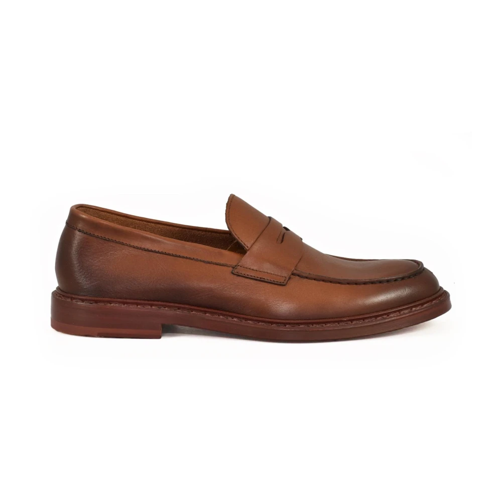 Shoes > Flats > Loafers - - Doucal's - Modalova
