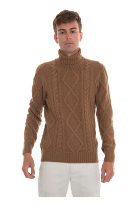 cable-knit-turtleneck-pullover