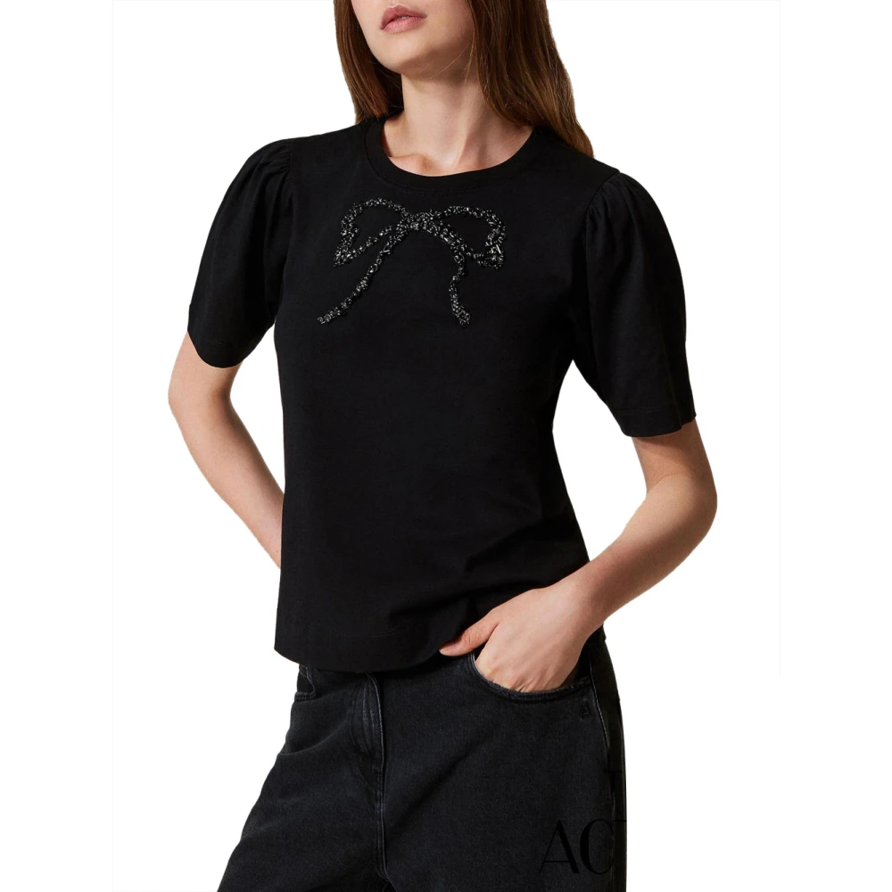 Actitude Zwarte T-shirt met handgeborduurde strik Black Dames