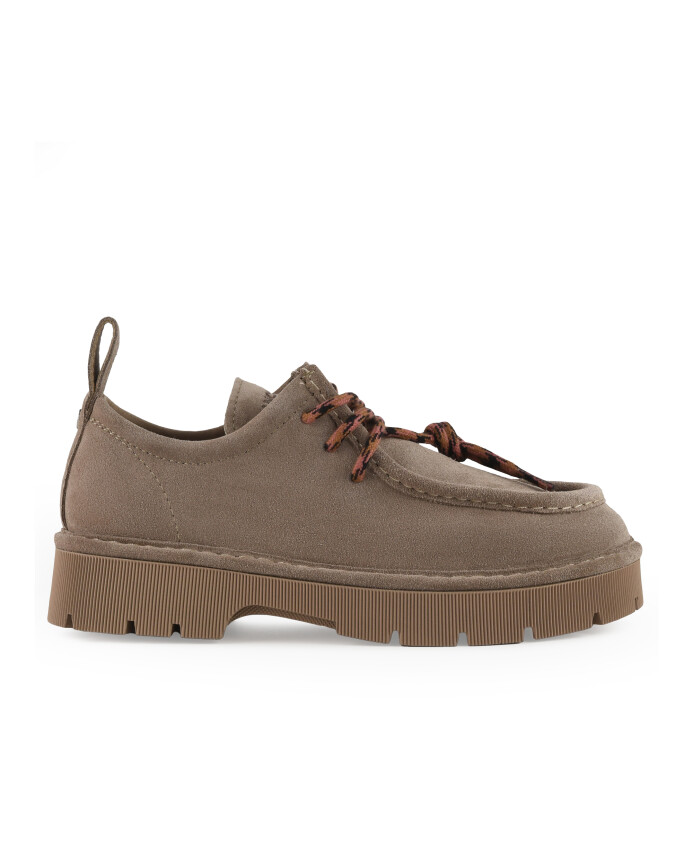 chaussures-plates-en-daim-a-lacets