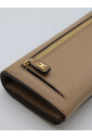 portefeuille-marron-a-texture-brillante