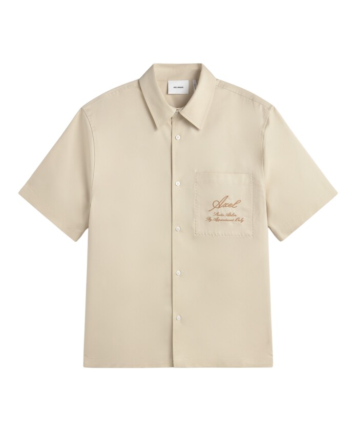 chemise-brodee-avec-poche-contrastee