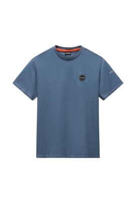 t-shirt-a-manches-courtes-avec-badge