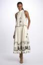 robe-blanche-brodee-de-fleurs