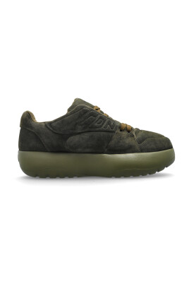 chaussures-de-sport-en-daim-puffer