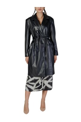 black-polyester-jacket-and-coat