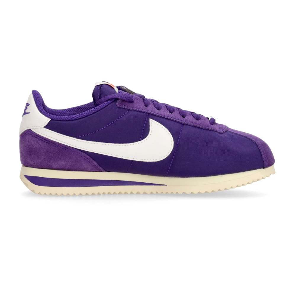 Nike Women's Purple Field Low Cut Trainers - Trainers - 3 1/2 Uk - Sport