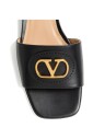 sandales-noires-carrees-a-bout-ouvert