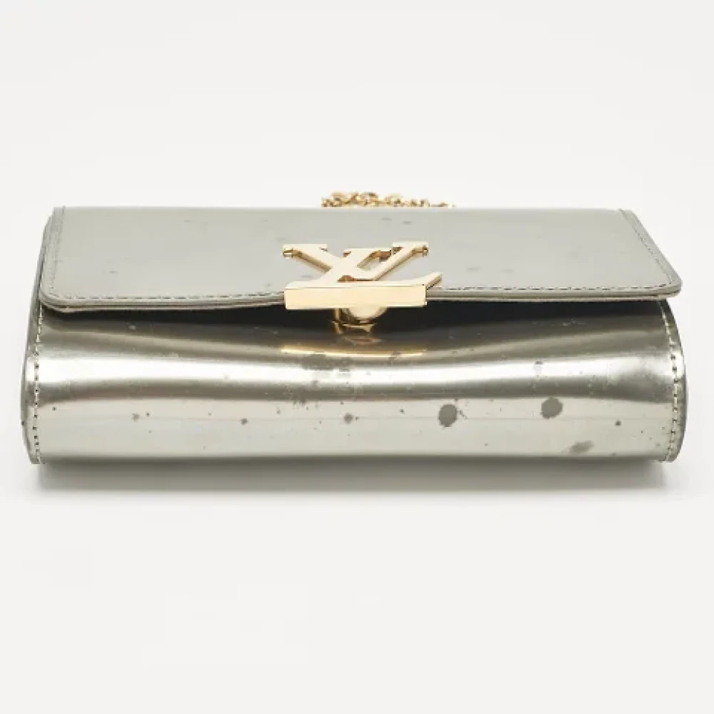 Louis Vuitton Vintage Pre-owned Fabric clutches Gray Dames