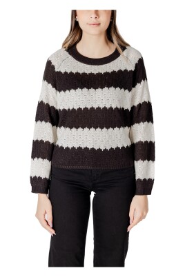 pull-a-rayures-avec-col-rond