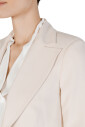 chique-blazer-met-reverskraag-en-knopen