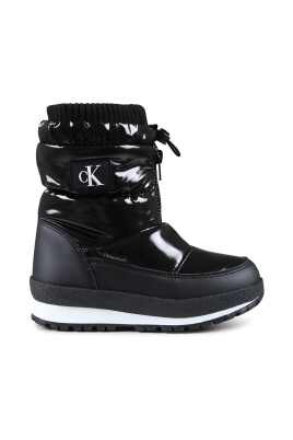 black-waterproof-snow-boots-with-shearling