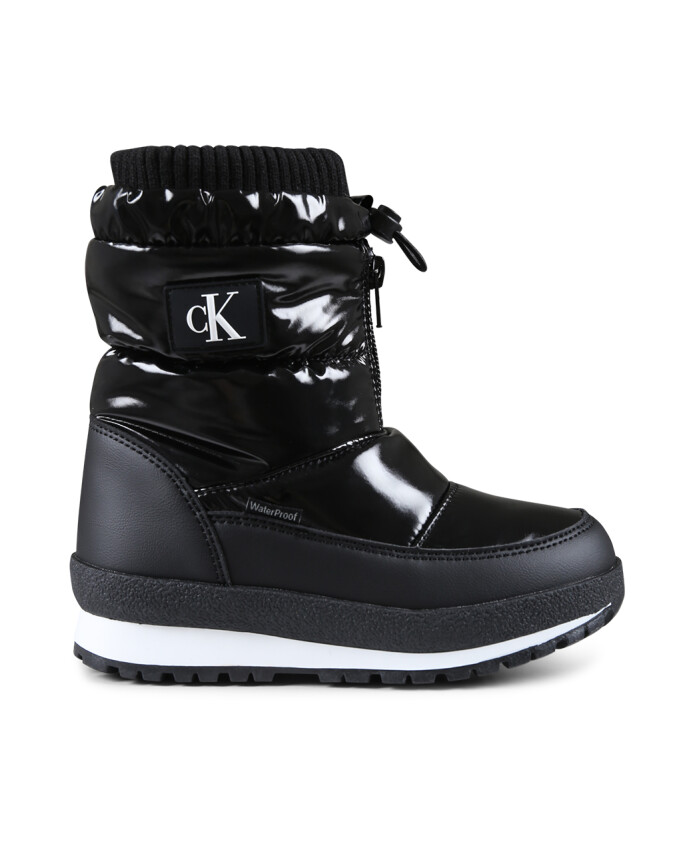 black-waterproof-snow-boots-with-shearling