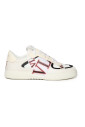 sneakers-blanches-avec-bout-perfore