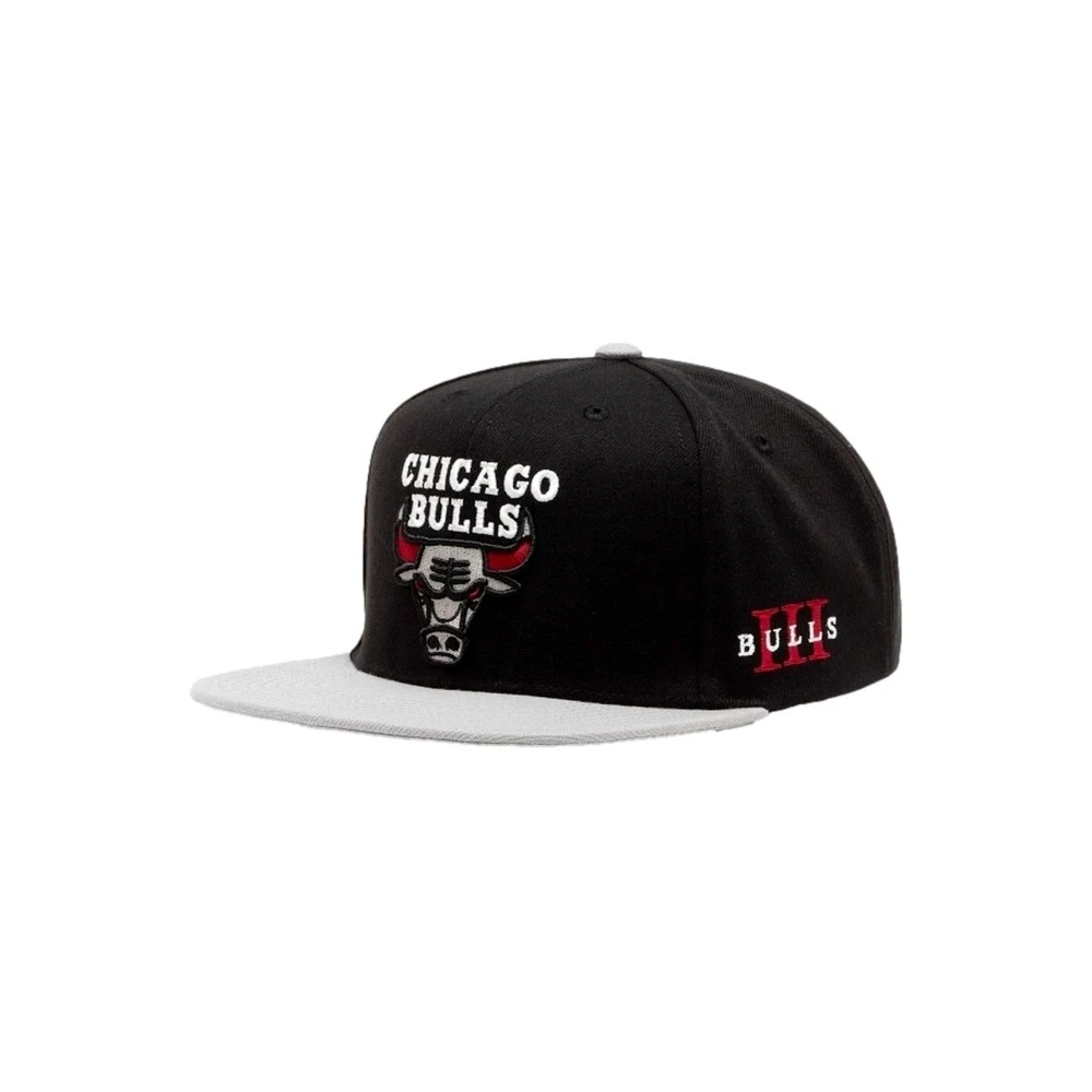 Mitchell & Ness Zwarte Bulls Core Snapback Pet Black Heren