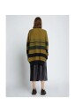 pull-en-cachemire-raye-a-col-v