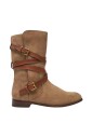 bottines-en-daim-avec-des-brides-decoratives