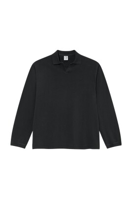 long-sleeve-black-shirt