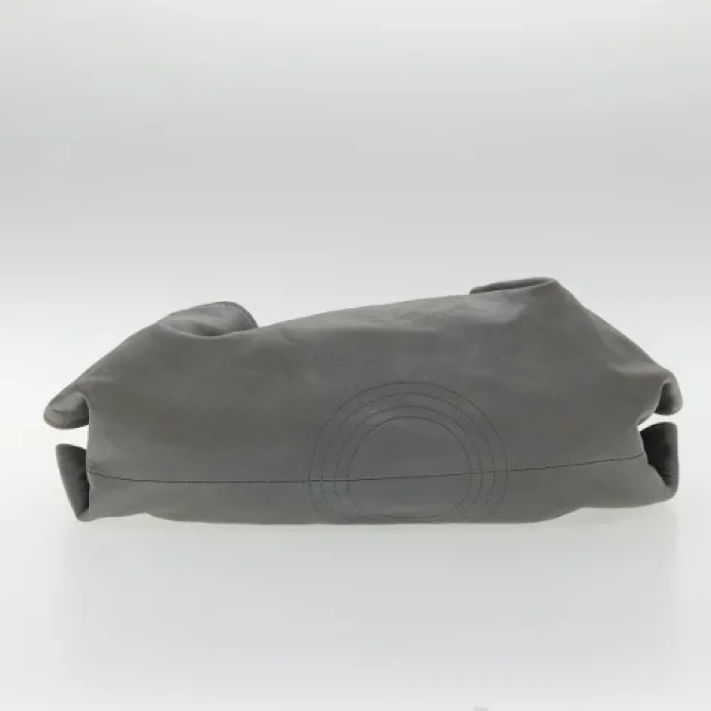 Loewe Pre-owned Leather handbags Gray Dames