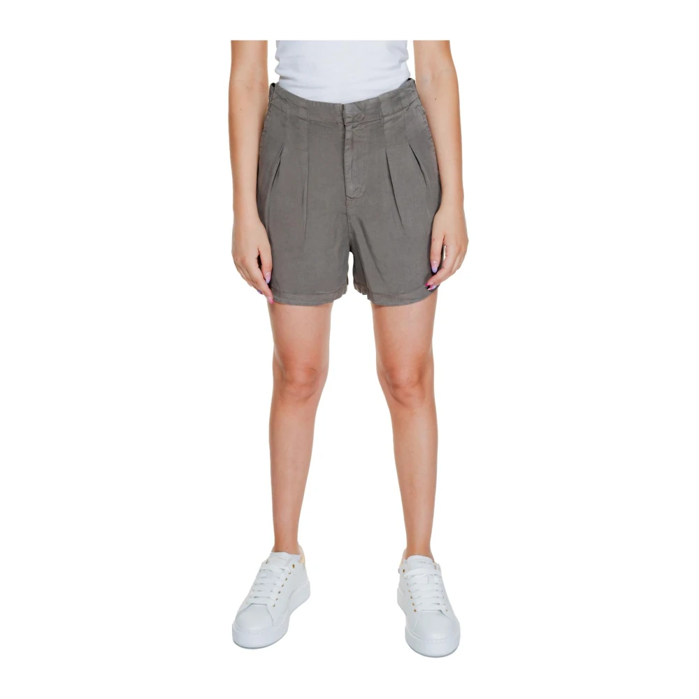 Vero Moda Women's Beige Pleated Shorts For Spring/Summer