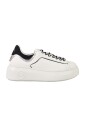 sneaker-avec-semelle-en-caoutchouc-et-lacets