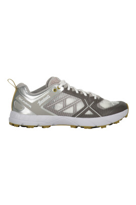 contrast-sole-low-top-sneakers