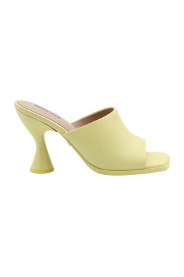 beige-mule-sandals