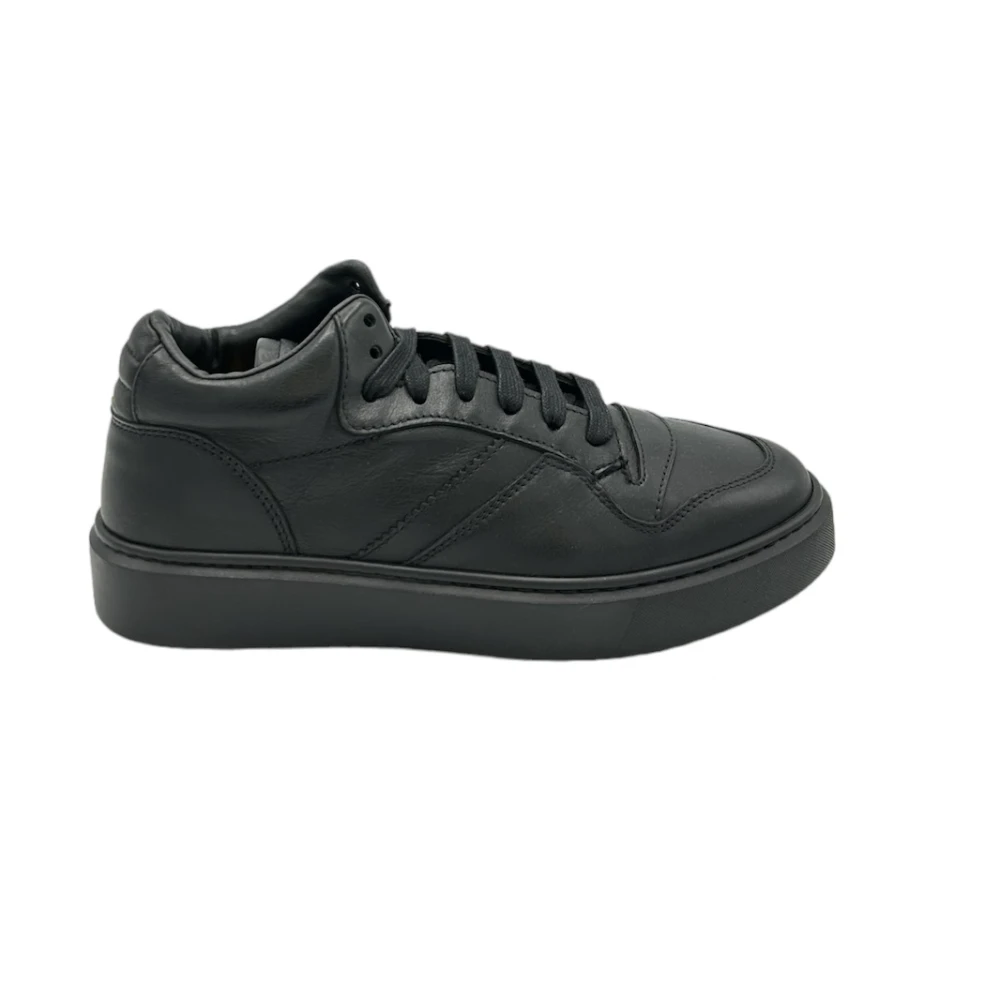 Doucal's Minimalistische zwarte leren sneakers Black Heren