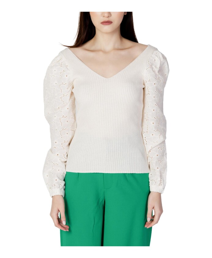 pull-beige-col-en-v-pour-femmes