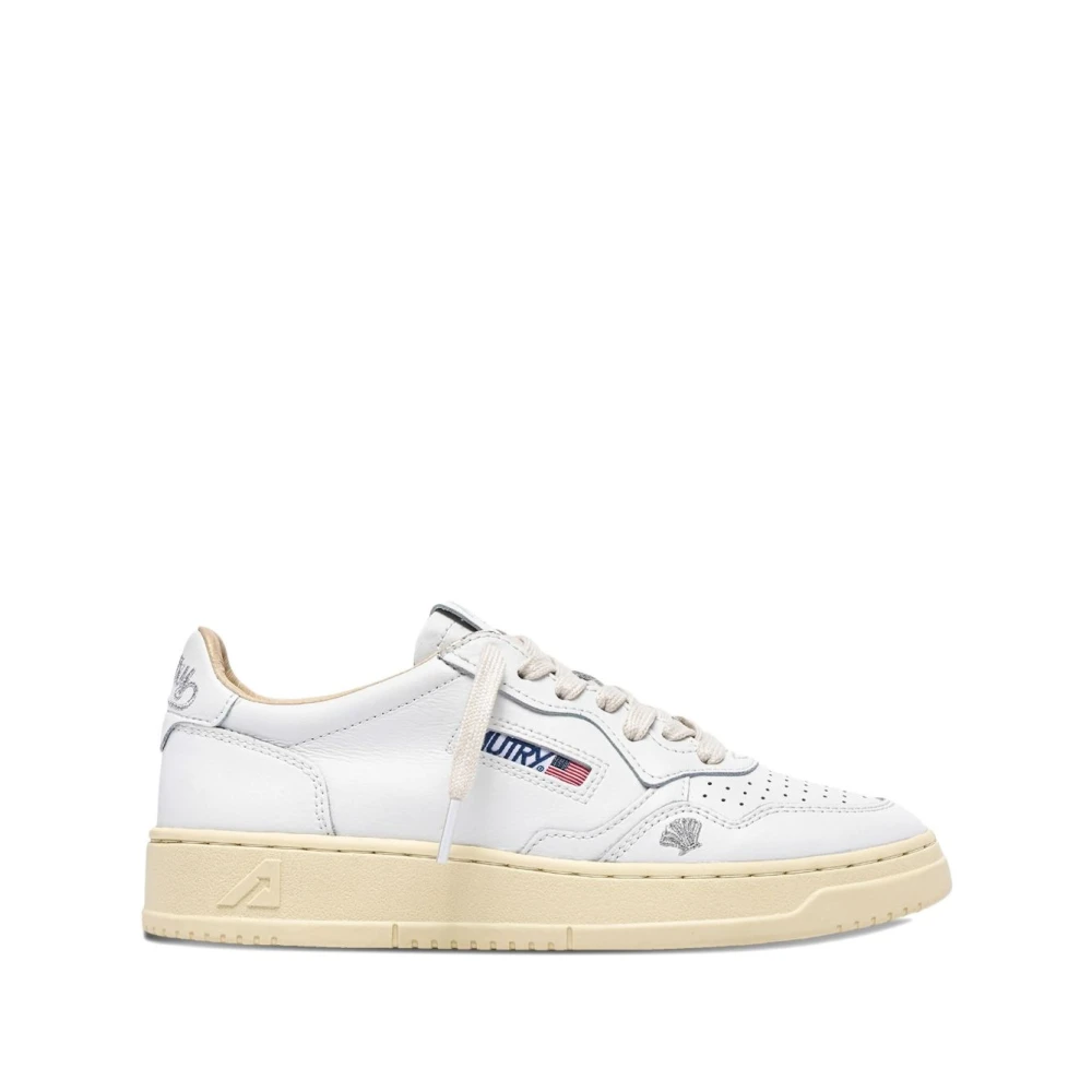 Autry Women's White Sneakers, 7 Uk, Medalist Low Trainers