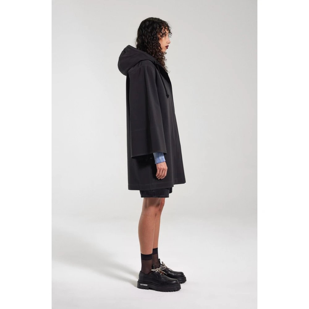 Stutterheim Matte Regenjas met Klok Mouwen Black Dames