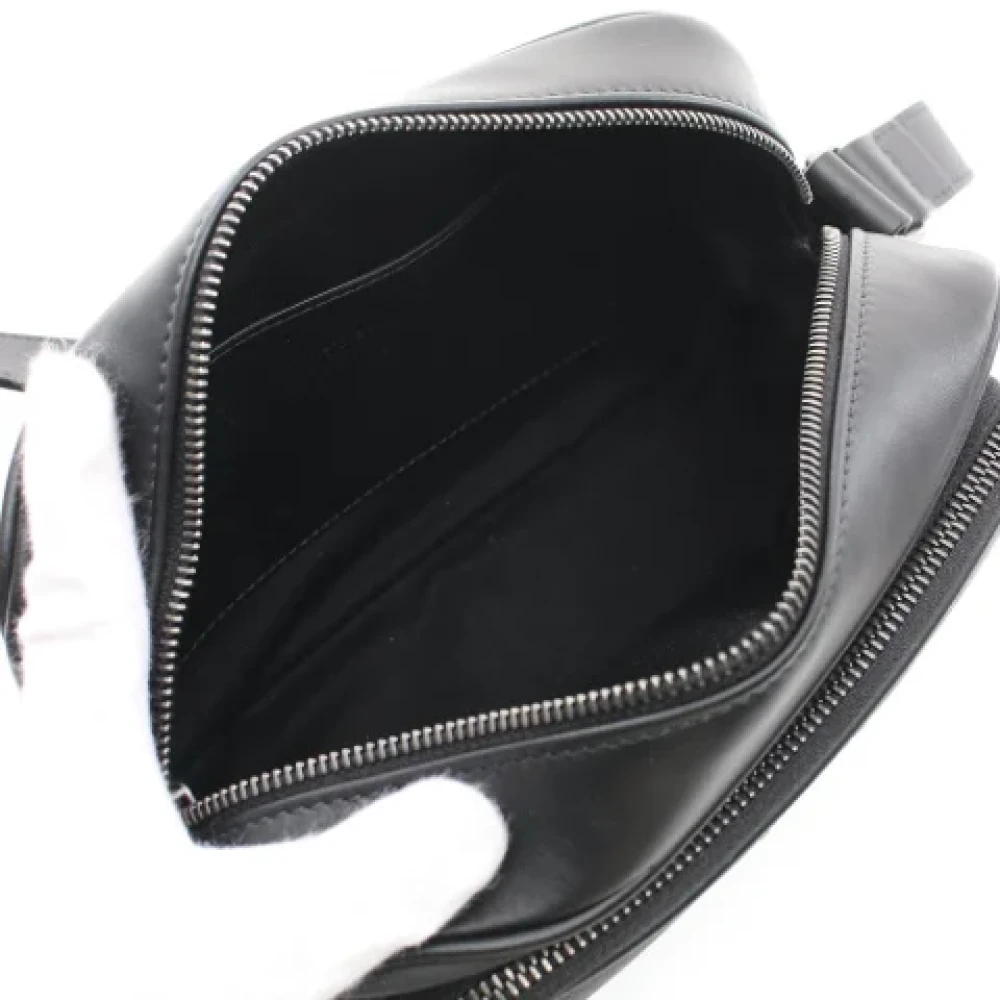 Burberry Vintage Pre-owned Leather shoulder-bags Black Dames