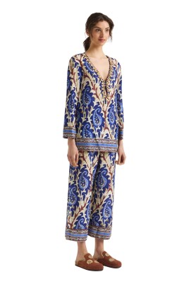 paisley-caftan-i-bla-og-creme