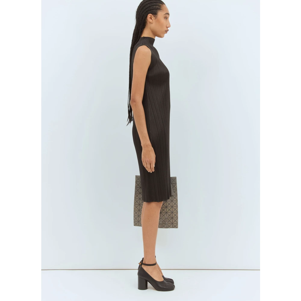 Issey Miyake Geplooide High-Neck Midi Jurk Gray Dames