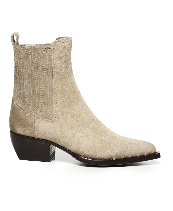 bottines-chelsea-en-daim-sable-cloutees