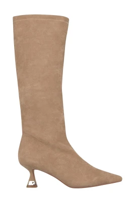Fitted boot zipper