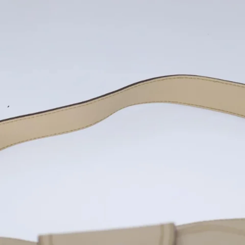 Salvatore Ferragamo Pre-owned Leather shoulder-bags Beige Dames