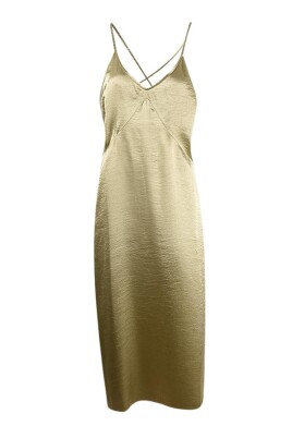 longue-robe-verte-en-satin-avec-bretelles-croisees-dans-le-dos