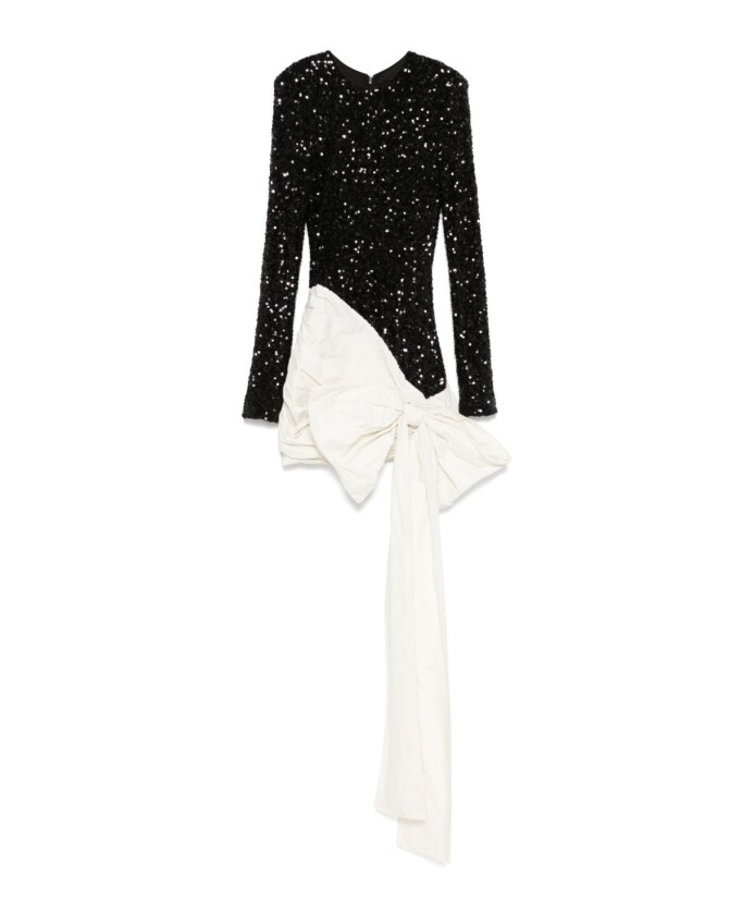 robe-noire-a-oversize-et-paillettes