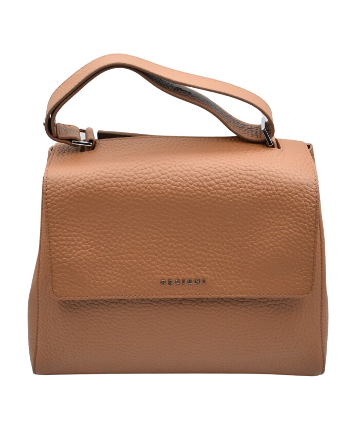 brown-leather-handbag-chic-style