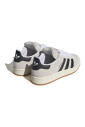 sneakers-gris-en-daim-lacets-semelle-en-caoutchouc
