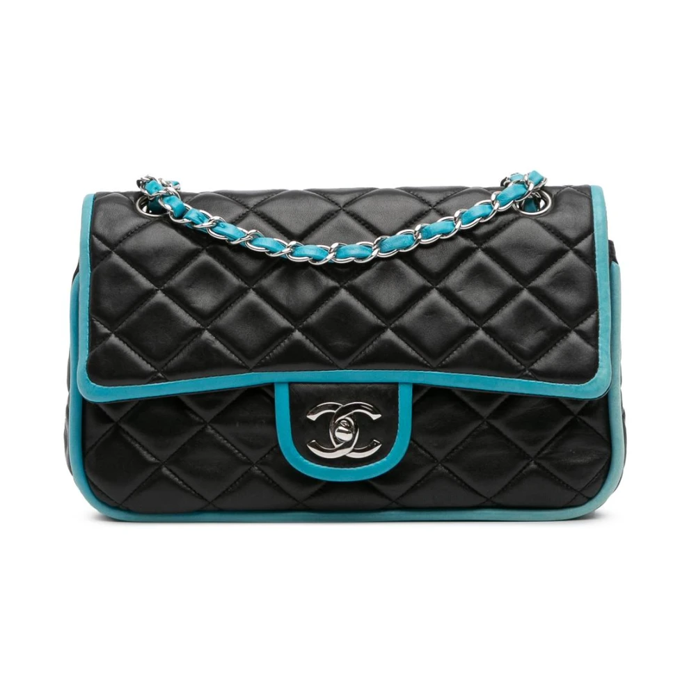Chanel Vintage Women's Black Pre-Owned Quilted Flap Bag