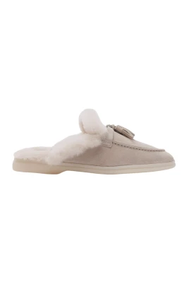 Bekväma tofflor med tofsar och shearling-foder